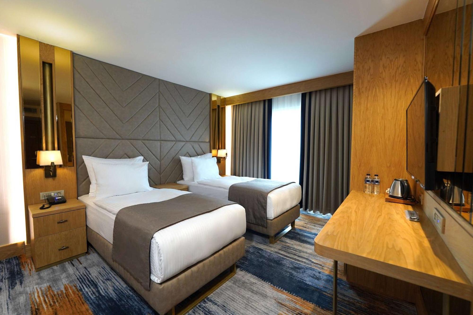 Days Inn By Wyndham Istanbul Bomonti 外观 照片