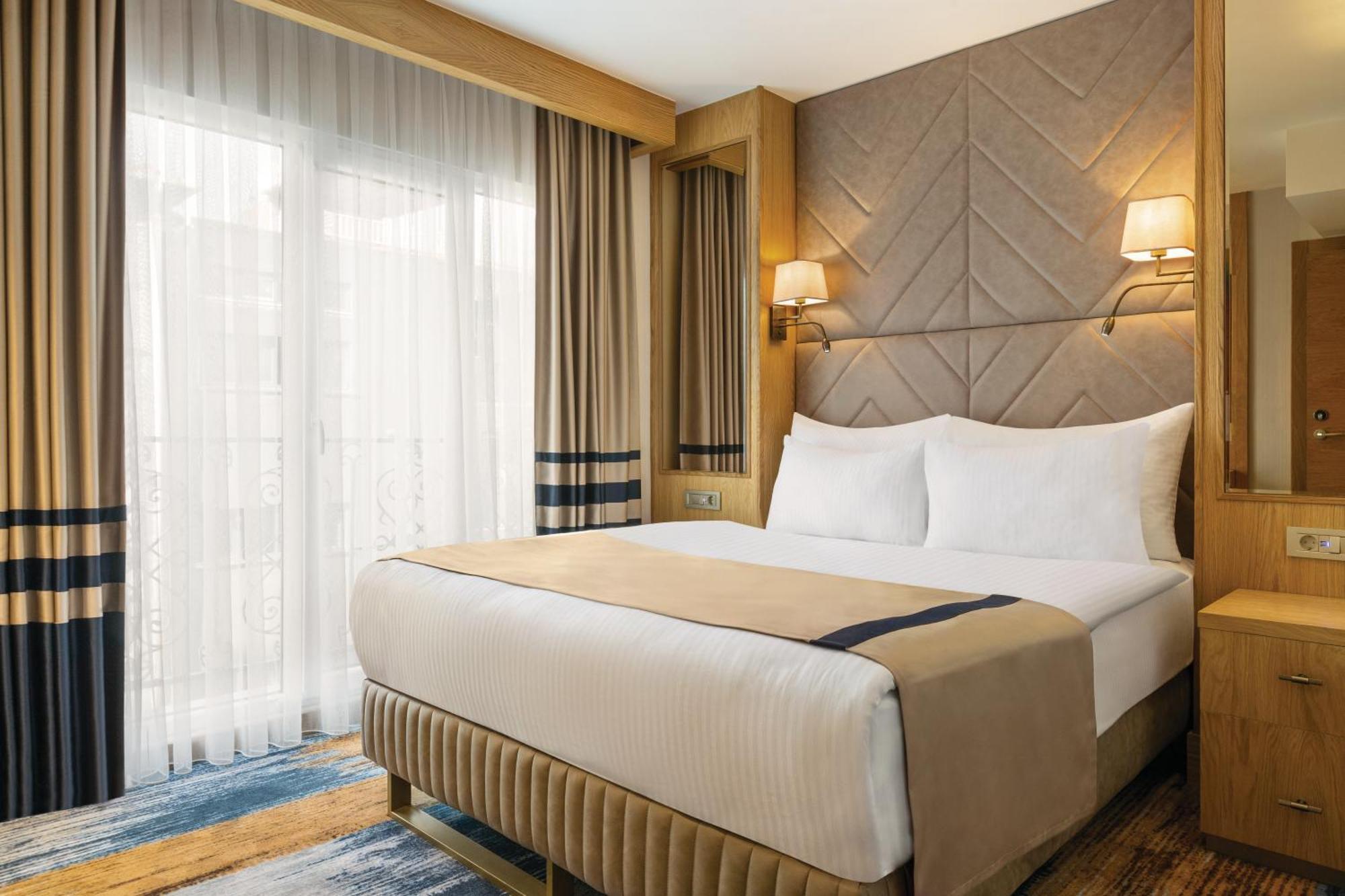 Days Inn By Wyndham Istanbul Bomonti 外观 照片