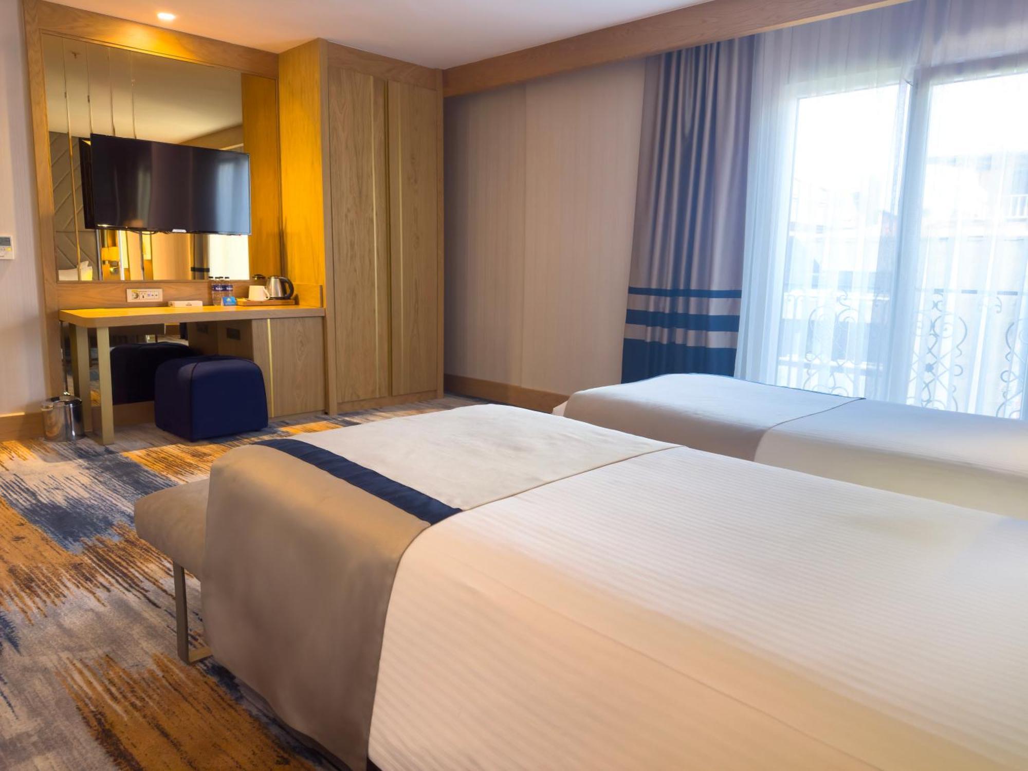 Days Inn By Wyndham Istanbul Bomonti 外观 照片