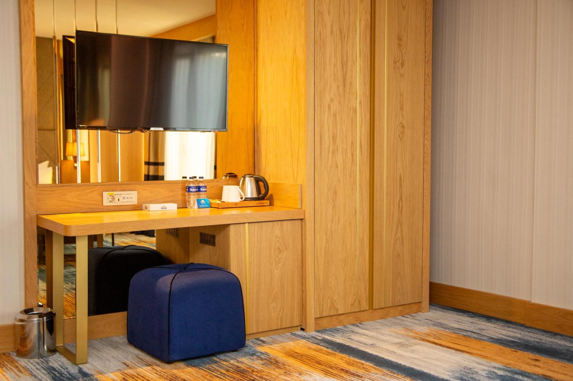 Days Inn By Wyndham Istanbul Bomonti 外观 照片